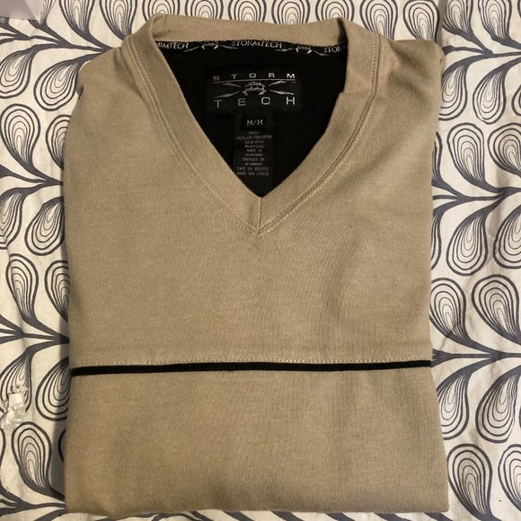 Storm Tech cotton V-neck - Picture 2 of 6